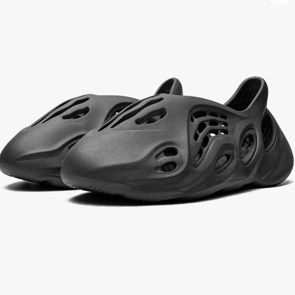 Adidas Mens Yeezy Foam Runner - Picture 2 of 10